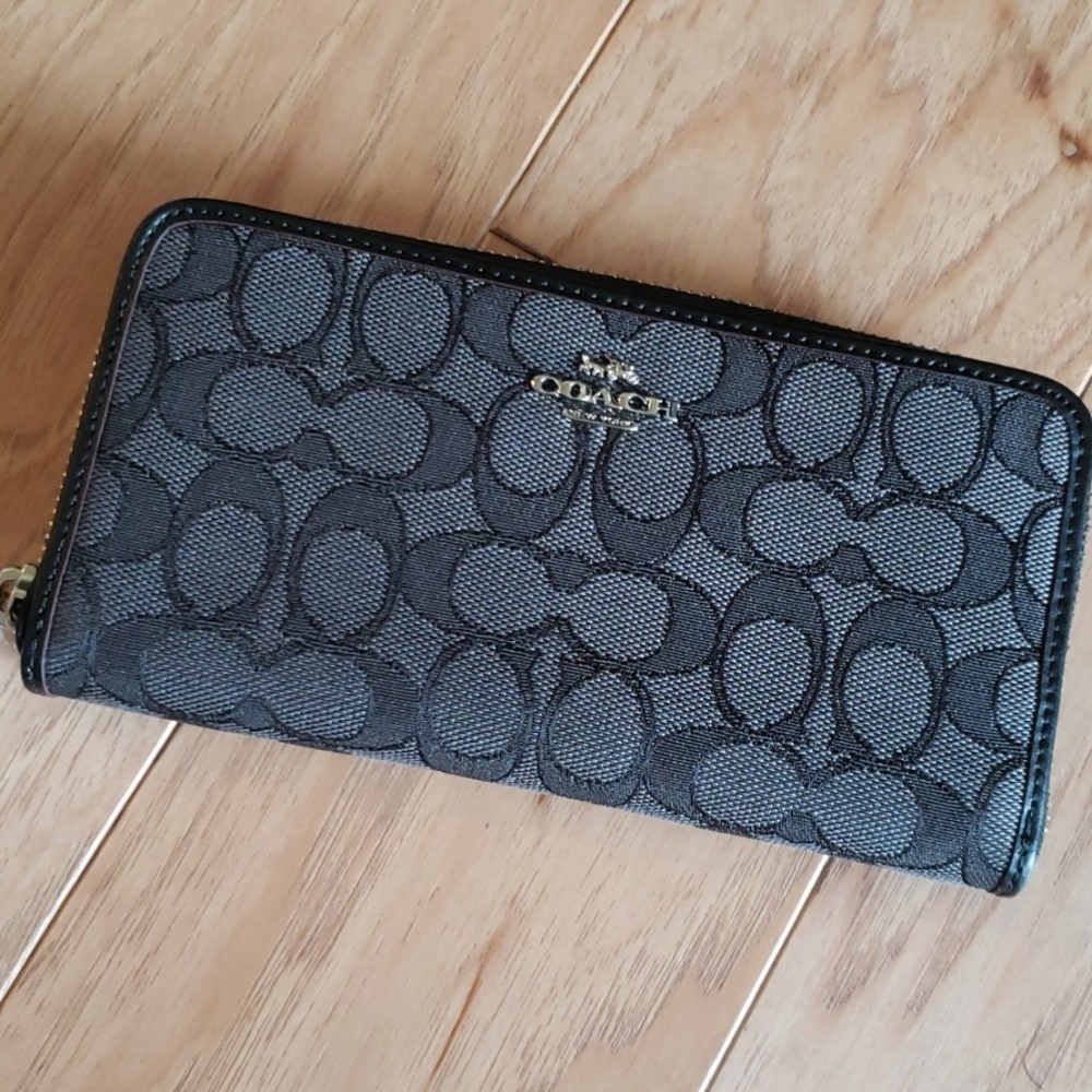 Coach tote & wallet - Picture 3 of 6